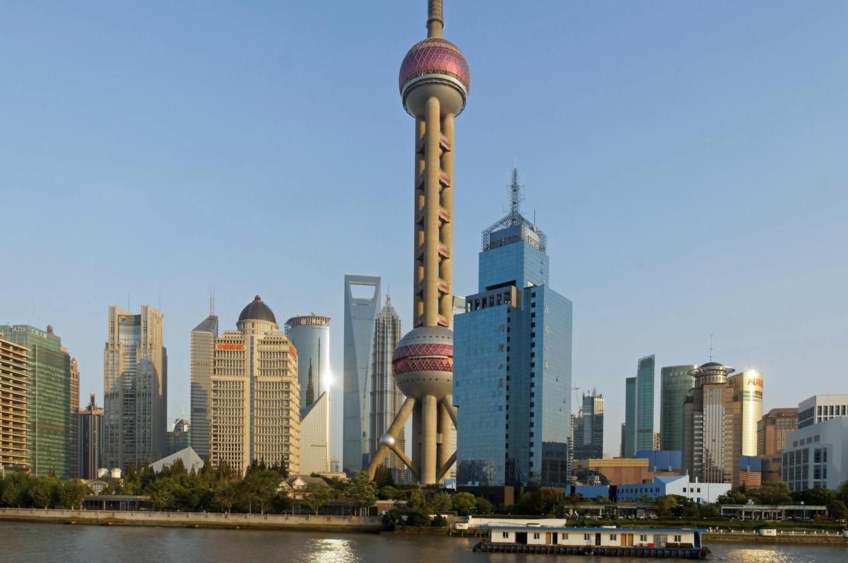Oriental Pearl Tower: Lokasi, Rute, Harga Tiket, dan Tipsnya