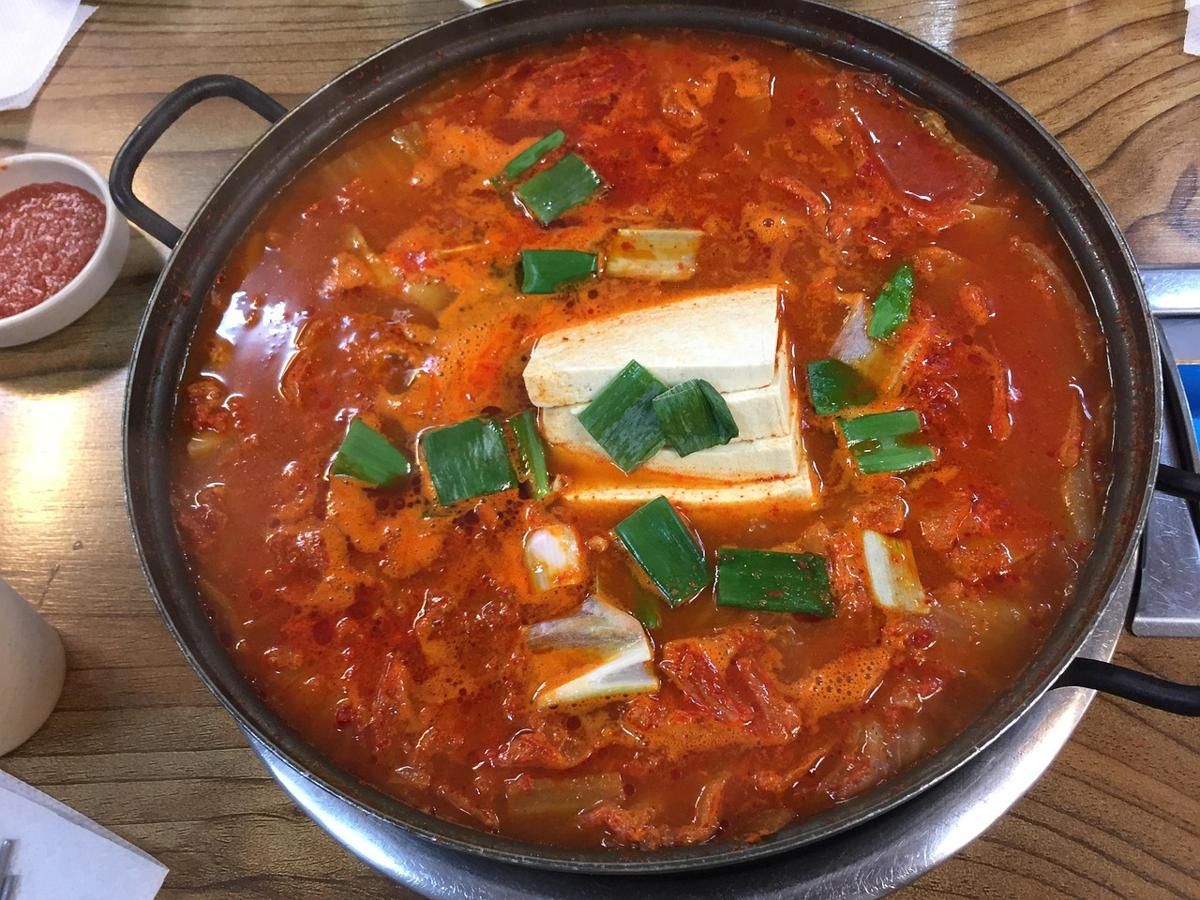 5 Tips Memilih Tahu yang Cocok untuk Sundubu Jjigae, Lembut Banget