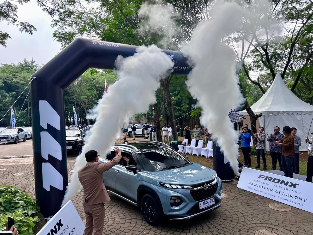 Suzuki Serahkan 55 Unit Perdana Fronx ke Konsumen