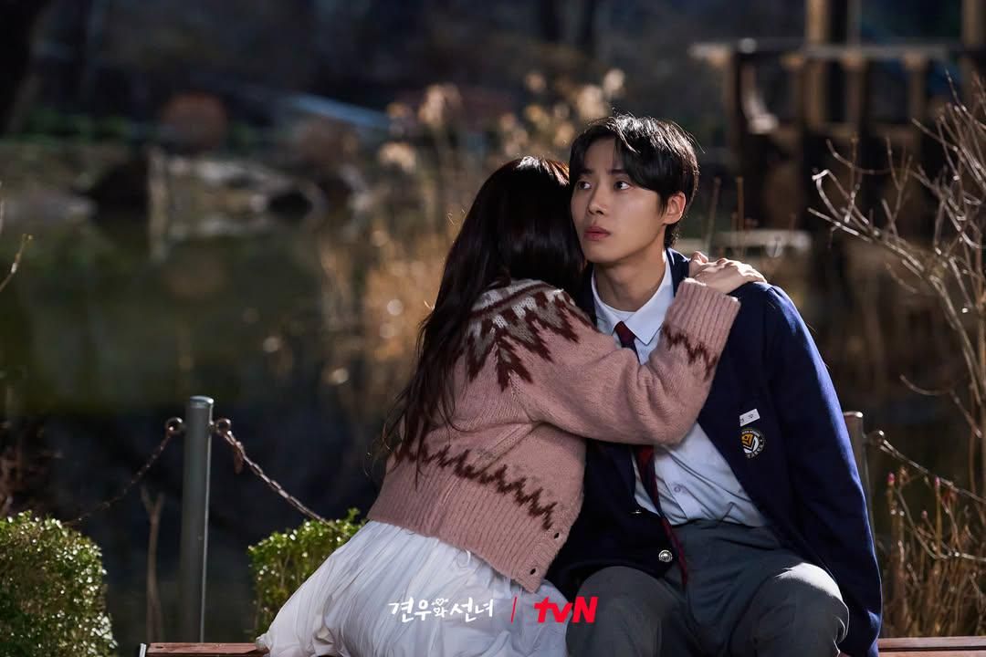 7 Cara Seong Ah Jaga Gyeon Woo Head Over Heels usai Ketahuan Jadi Dukun