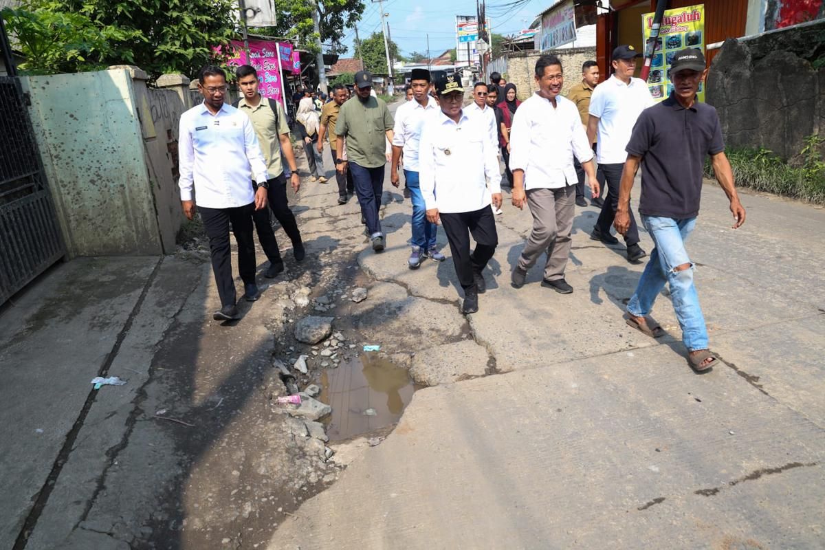 Andra Sebut Jalan Penghubung Lebak-Tangerang Rusak Karena Truk ODOL