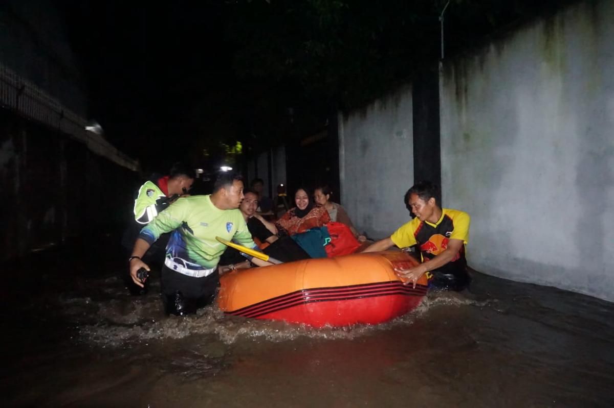 Banjir Mataram dan Lombok Barat, Dua Warga Meninggal Tersengat Listrik