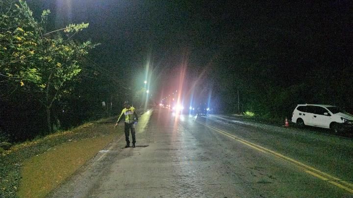 Tabrakan Maut di Gresik: Pasutri Meninggal, Anak 6 Tahun Selamat