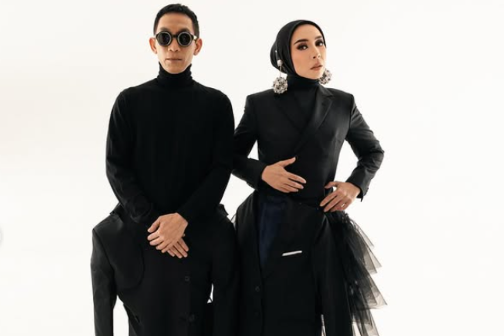 Melly Goeslaw Adakan Kawin Massal untuk Merayakan 30 Tahun Pernikahan