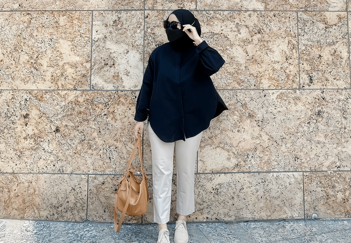 6 Inspirasi OOTD Ankle Pants Hijab untuk Sehari-Hari