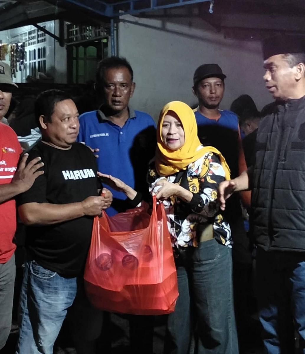 Korban Banjir dan Longsor di Empat Daerah Terima Bantuan dari Pemprov