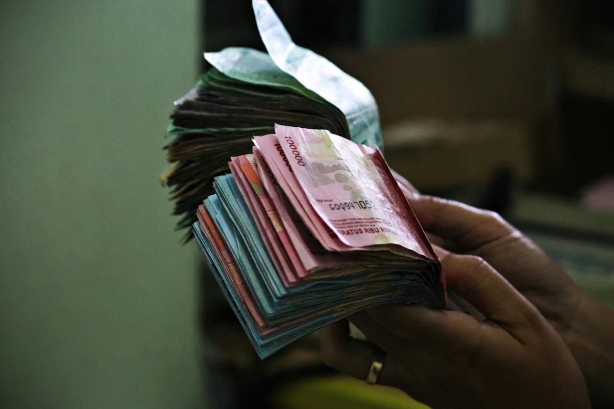 6 Cara Mengatur Gaji 5 Juta Perbulan Biar Nggak Tumbang di Tanggal Tua