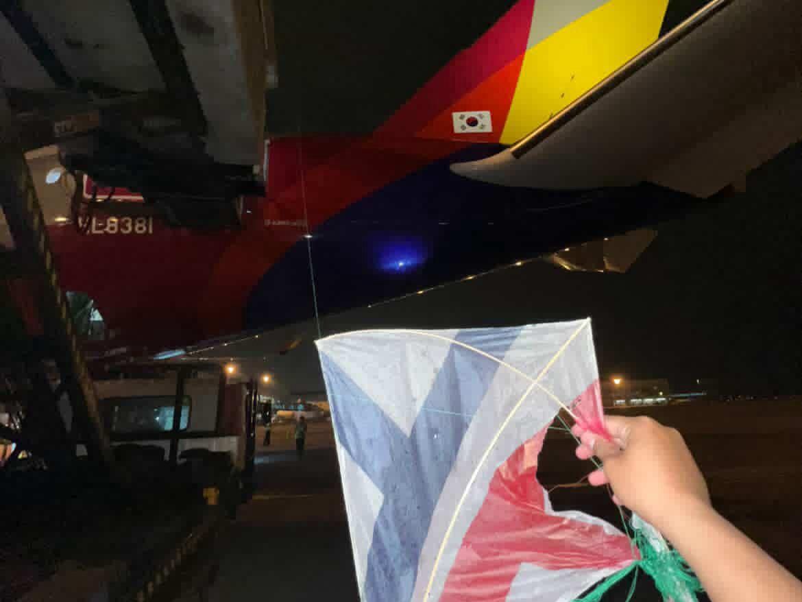 Layang-Layang 'Nyangkut' di Pesawat Saat Mendarat di Bandara Soetta