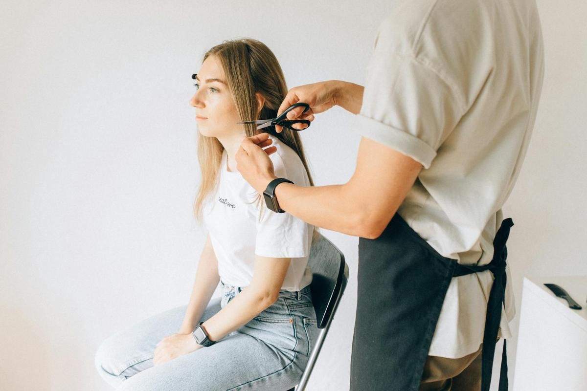 Alasan Seseorang Sering Ingin Potong Rambut saat Emosi Kacau