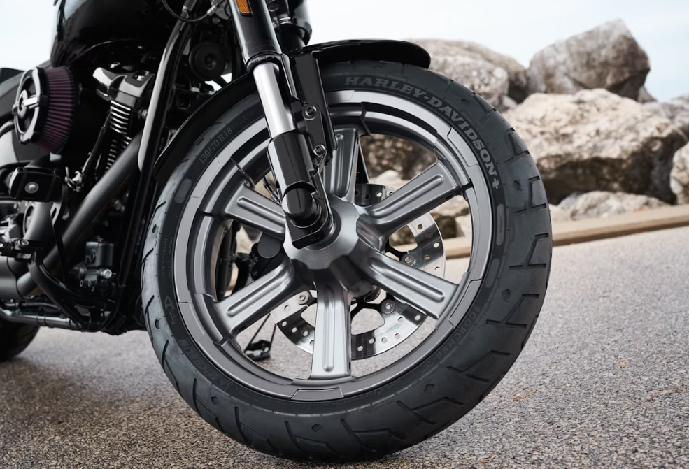 Kenapa Ban Motor Harus Sesuai Ukuran Velg? 