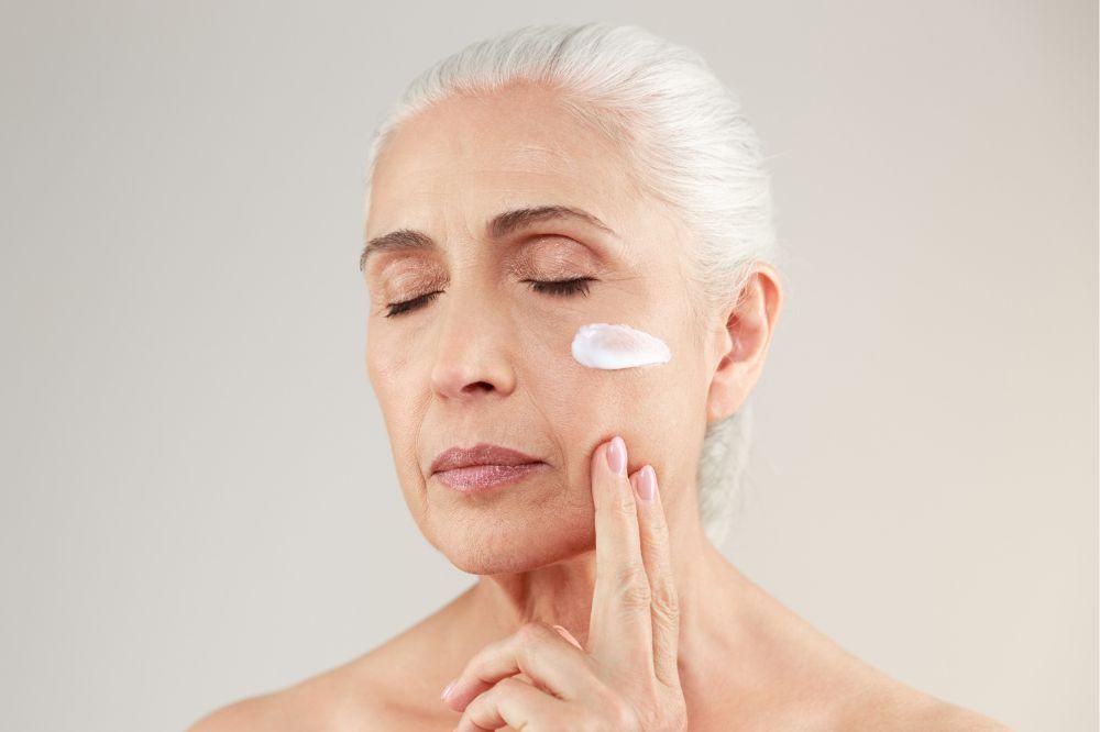 10 Kandungan Skincare untuk Mengatasi Kerutan di Wajah