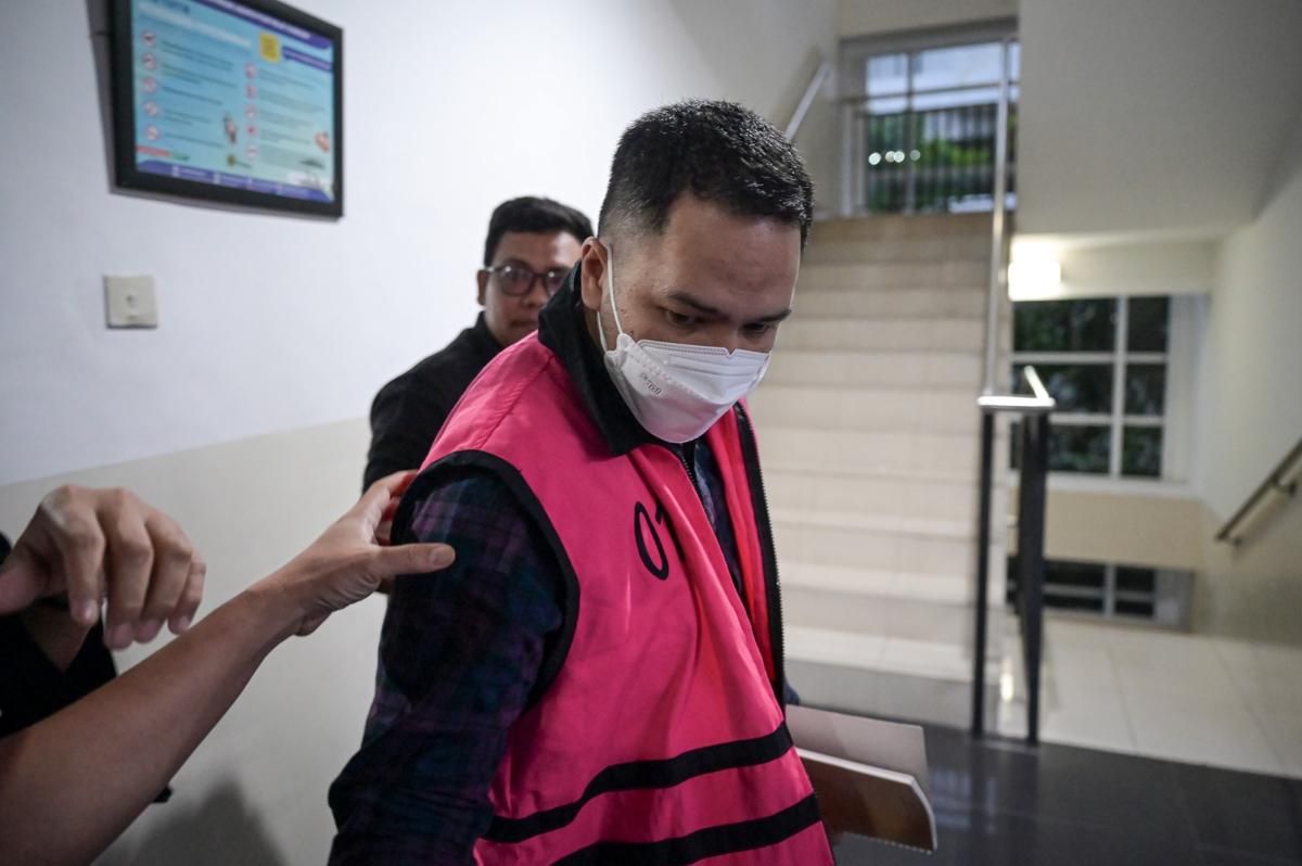 Penggelapan Barang Bukti, Mantan Jaksa Kejari Jakbar Divonis 7 Tahun