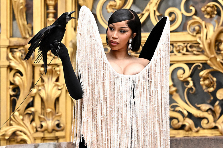 Gaya Dramatis Seleb di Show Schiaparelli Haute Couture FW 25/26