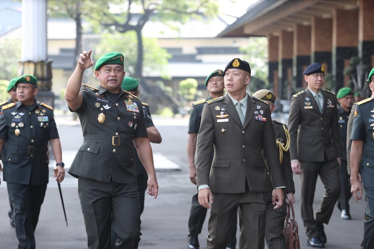 KSAD Terima Kunjungan Chief of Army Singapura, Bahas Latma Militer