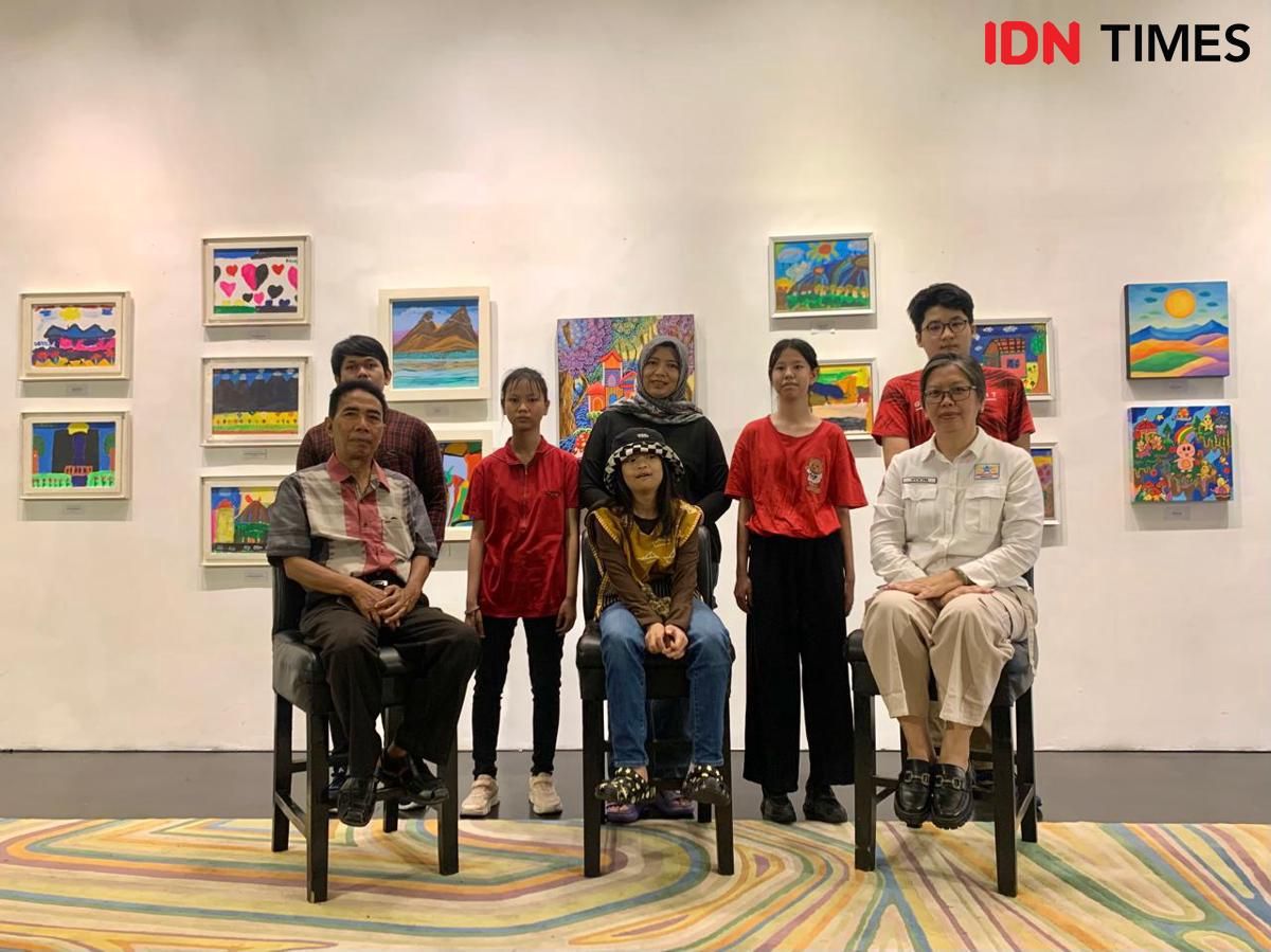 Pameran Karya Anak Berkebutuhan Khusus di ARTOTEL TS Suites Surabaya