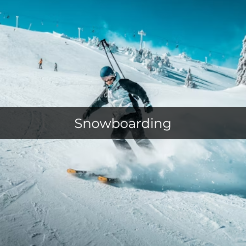 Potret orang bermain snowboarding (unsplash.com/ulixcreative)