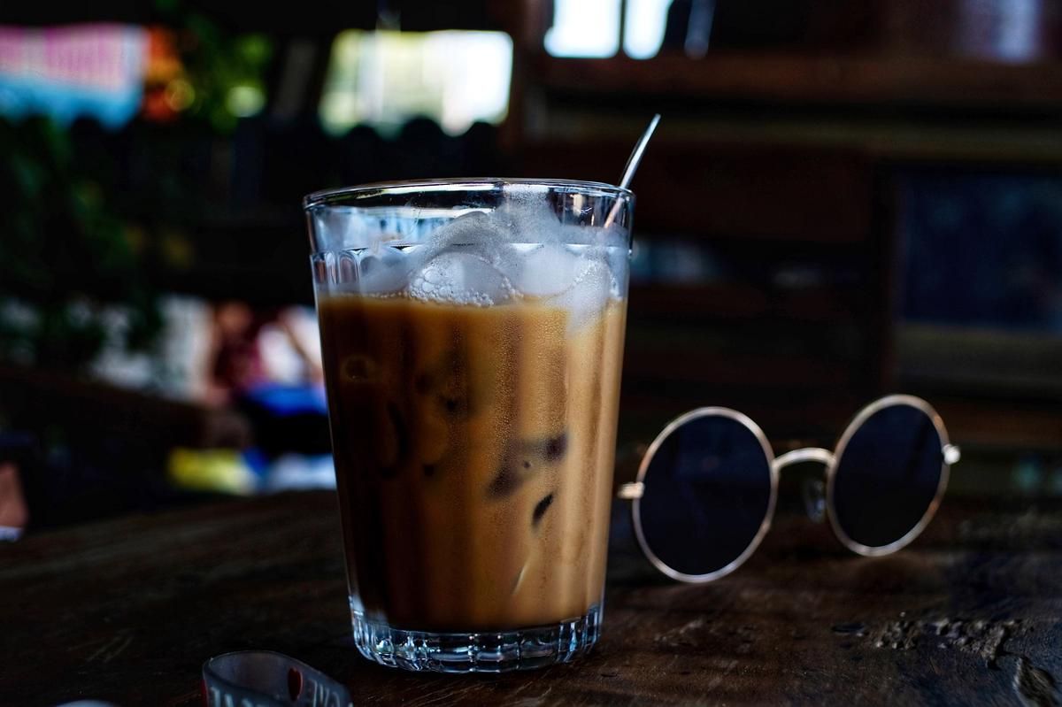 5 Tips Membuat Es Kopi Susu Gula Aren yang Creamy, Rasanya Nendang
