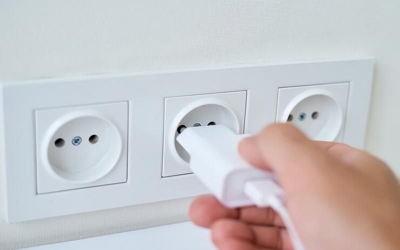 Kenapa Colokan Listrik di Tiap Negara Berbeda?