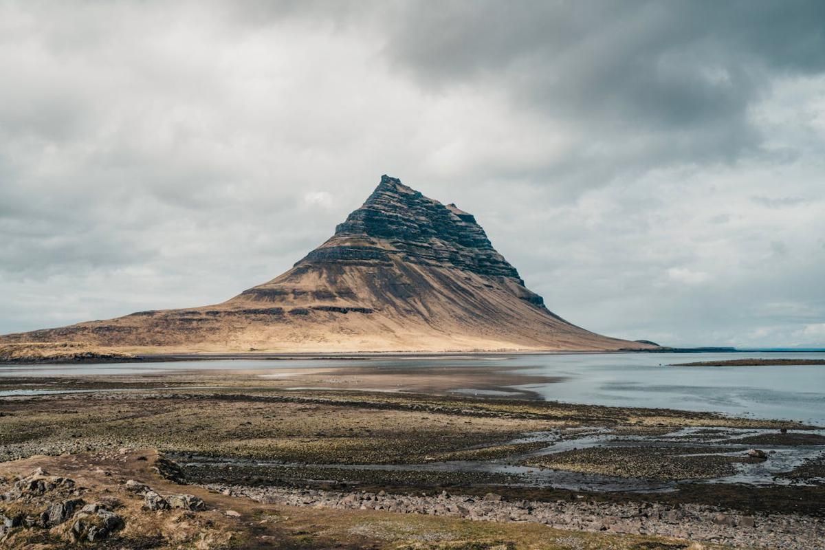 7 Fakta Geografi Islandia, Negeri dengan Lanskap Unik dan Dinamis!