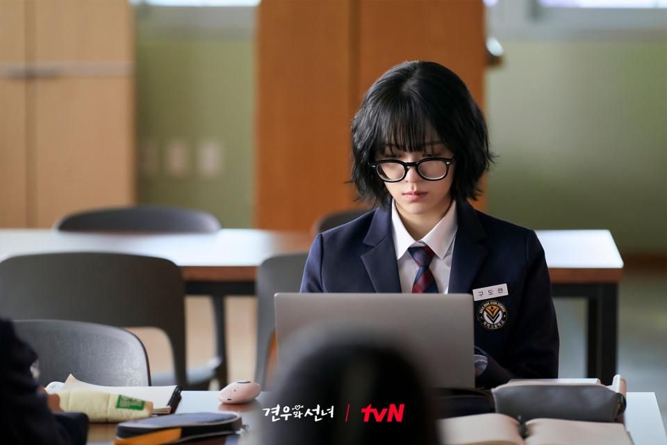 3 Alasan Ku Do Yeon Ditempeli Hantu Bayi di Head Over Heels