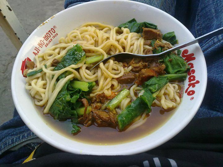 5 Perbedaan Mie Ayam dan Bakmi Ayam yang Sering Keliru