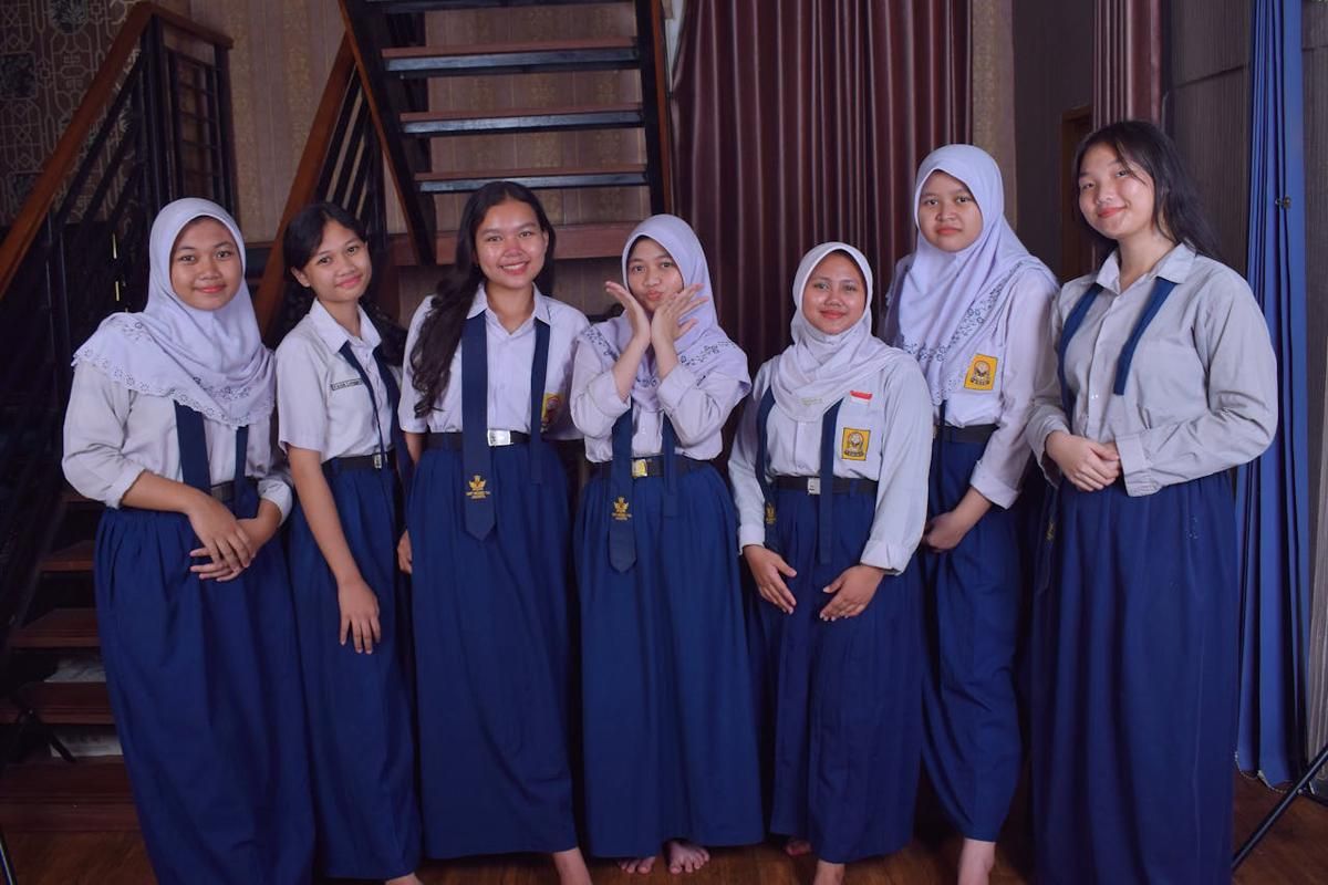 4 Rekomendasi Bahan Seragam Sekolah yang Bagus, Nyaman Dipakai!