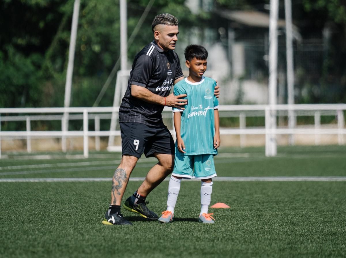 Legenda Timnas Indonesia Berbagi Ilmu Kepada Para Talenta Muda