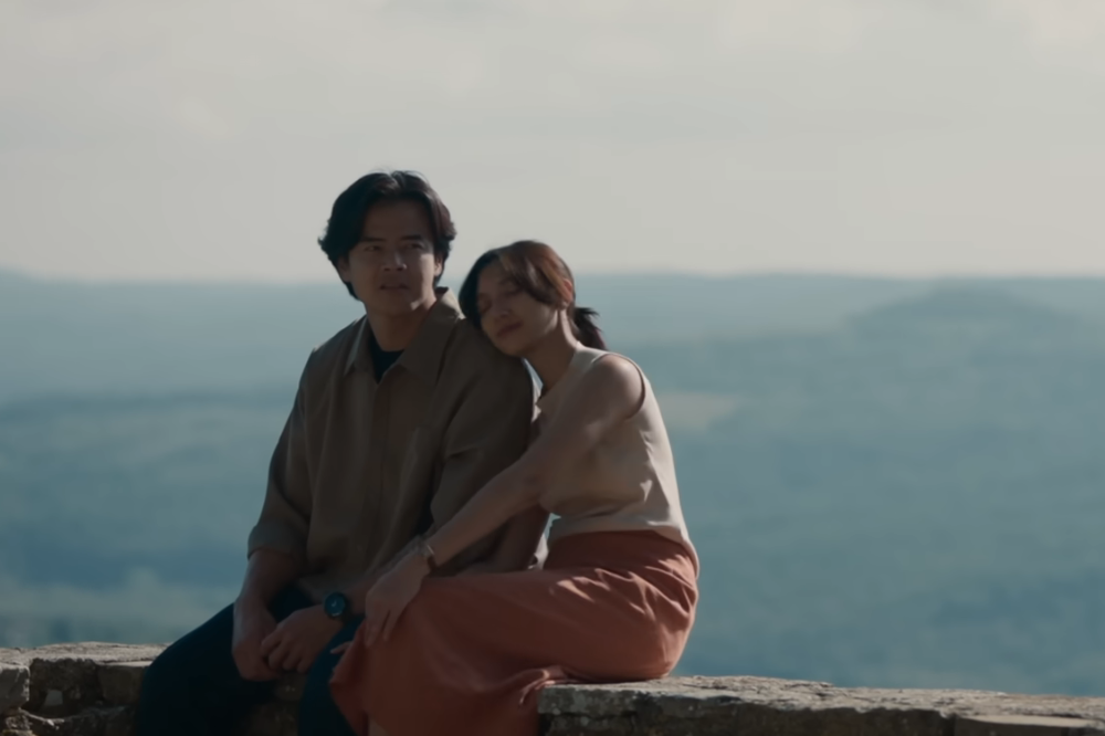5 Perbedaan-Persamaan Series dan Film SORE: Istri dari Masa Depan