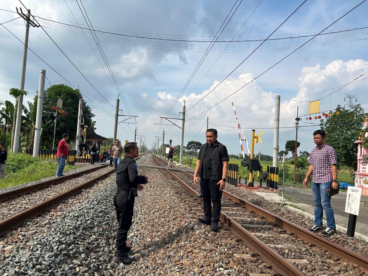 Polisi Sisir Stasiun Klaten-Srowot Selidiki Pelemparan Batu KA Sancaka