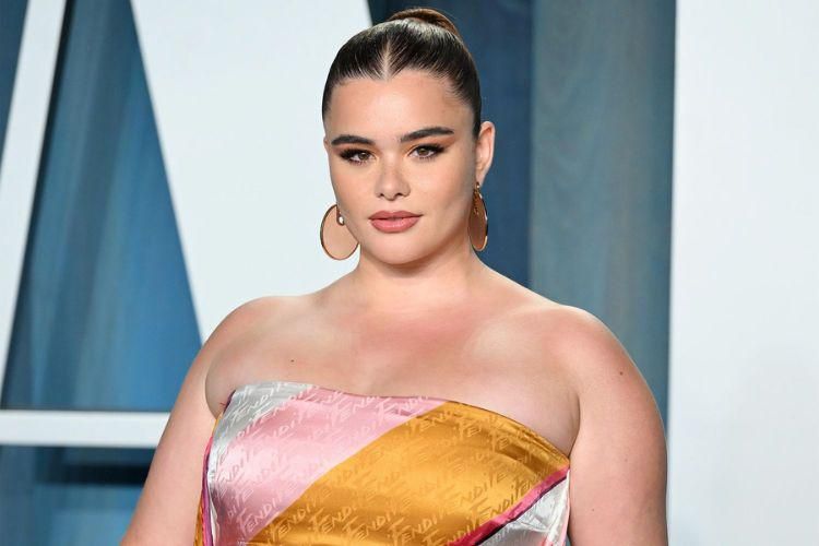 5 Rekomendasi Model Anting Emas yang Cocok untuk Orang Gemuk