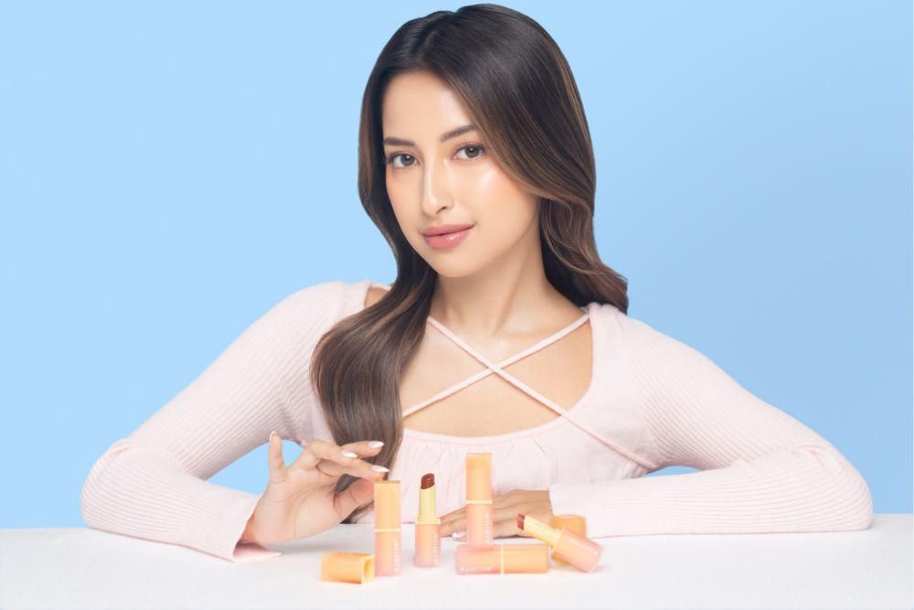 Azarine Glowkiss Lip Balm Siap Lindungi Bibirmu dari Sinar Matahari