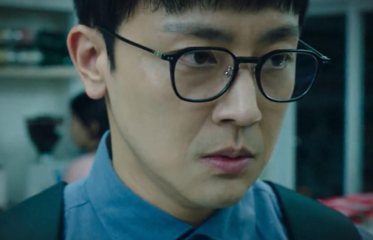 7 Bukti Park Tae Hun Adalah Peniru Ribbon Man di Salon de Holmes