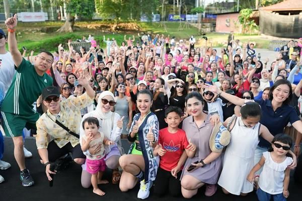 7 Potret Peresmian Lapangan Padel Ashanty dan Keluarga di Bali