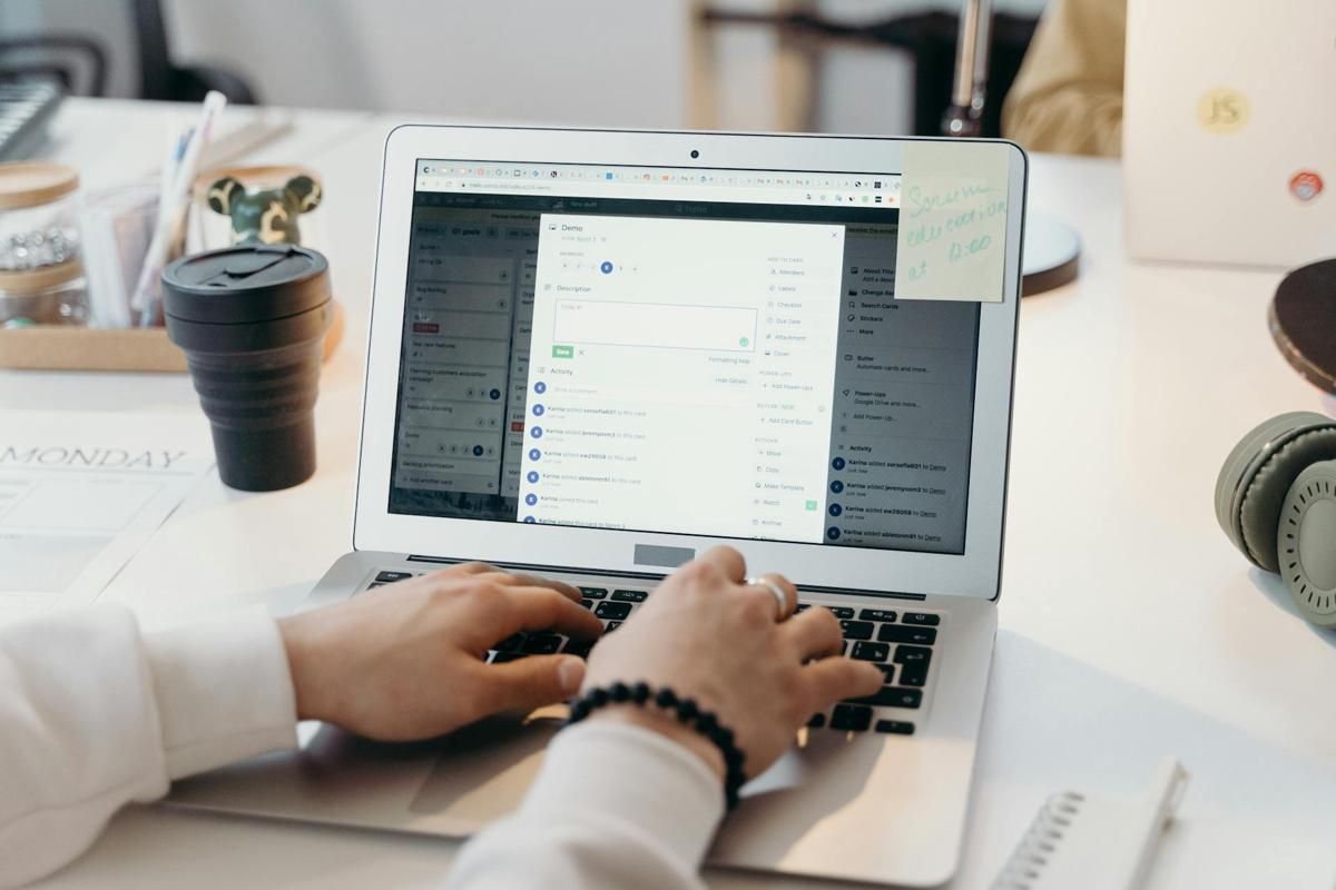 Cara Mengembalikan Email yang Terhapus: Panduan Lengkap 2025