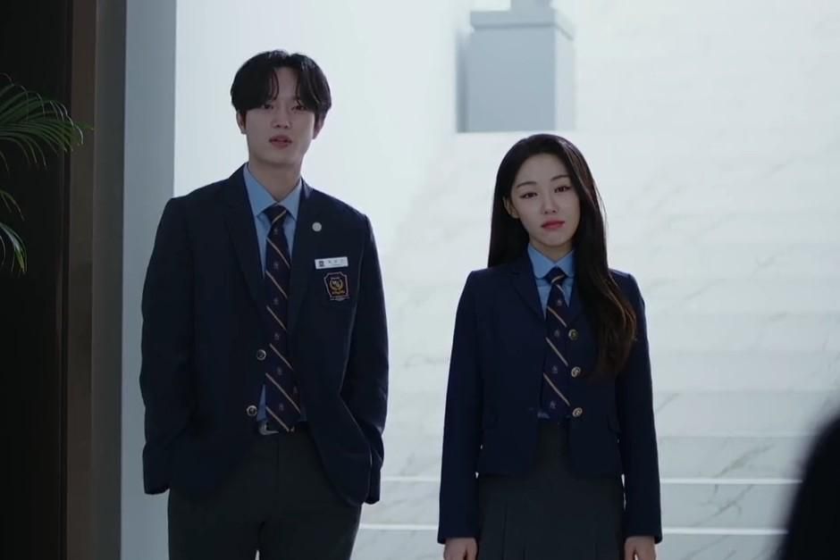 7 Bukti Yul Hee-Woo Jin Terjebak Toxic Relationship di Bitch X Rich 2