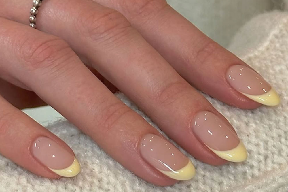 Lemonade Nails jadi Design Kuku Wajib Coba di Bulan Ini