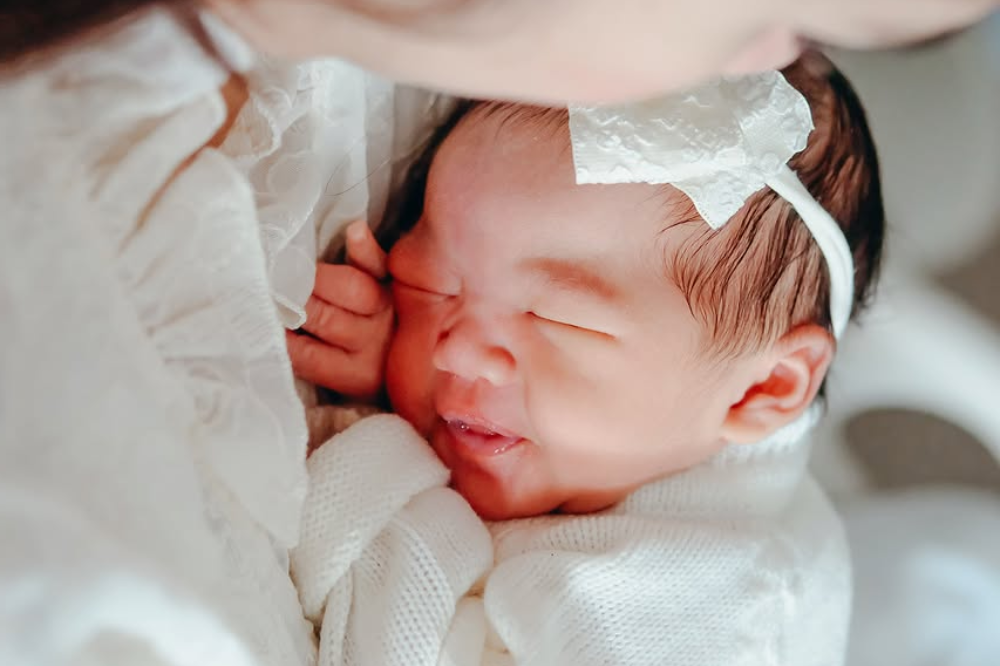 5 Foto Jemima Rose Anak Ketiga Acha Sinaga, Lucu dan Menggemaskan!