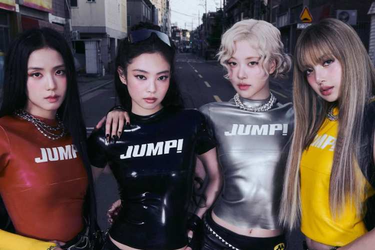 Gaya Outfit Para Member BLACKPINK di Video Musik 'JUMP' Terbaru