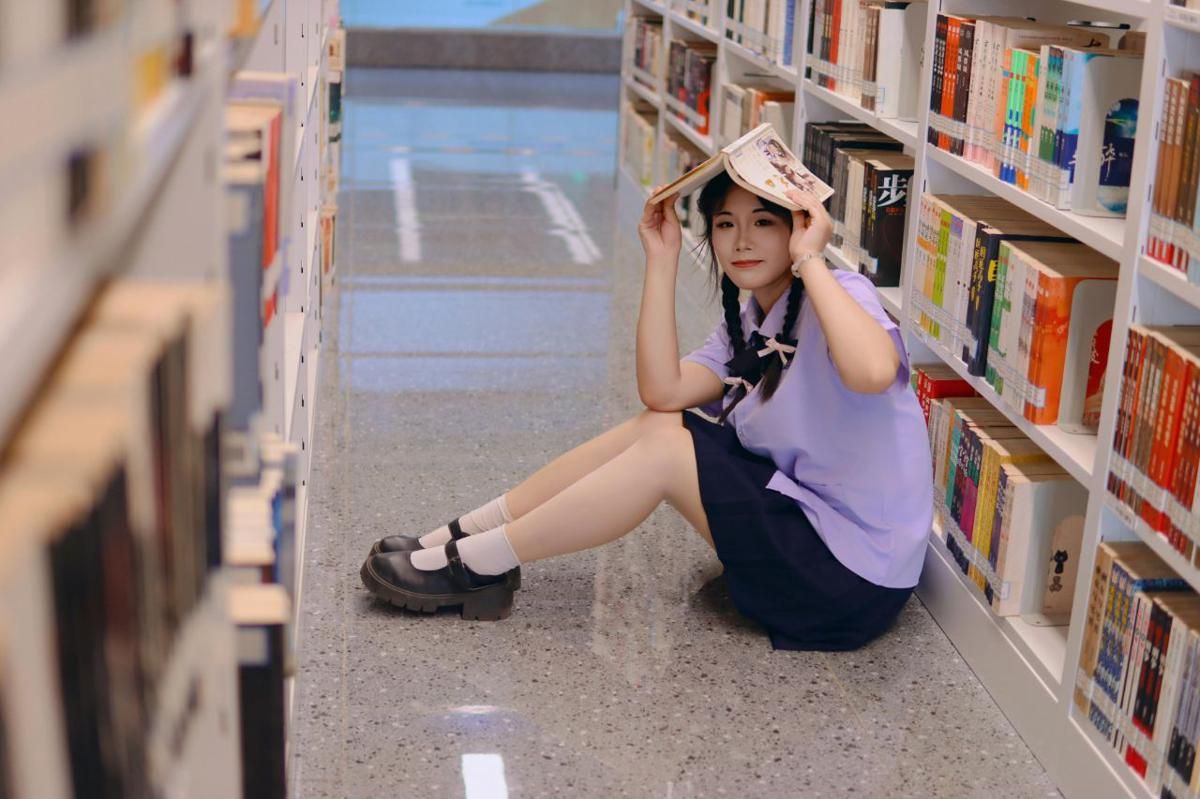 7 Model Sepatu Sekolah Perempuan Korea yang Trendi dan Manis