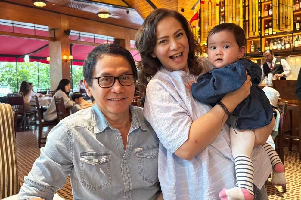 7 Foto Kedekatan Kimova Anak Kevin Aprilio dengan Neneknya, Memes