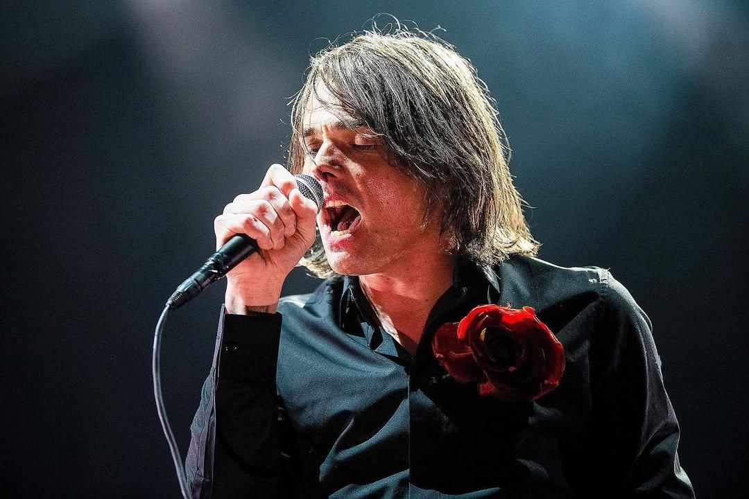 Mengenal Gerard Way My Chemical Romance: Perjalanan Hidup hingga Kariernya