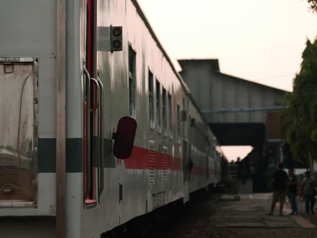 [CERPEN] Janji di Stasiun Jember