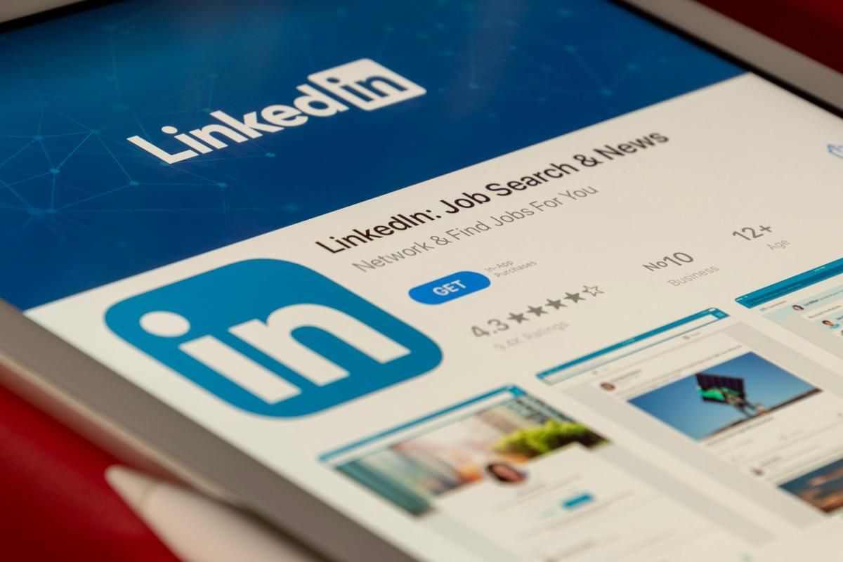 6 Cara Cari Kerja Lewat LinkedIn, Gak Cuma Scrolling Job Board!
