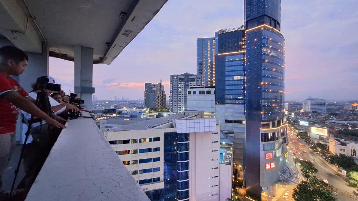 Memotret di Ketinggian: Workshop Fotografi Cityscape Surabaya