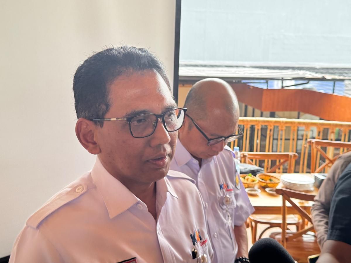 Di Balik Kukuhnya Dirut KCI Ancam Pidanakan Pelaku Lempar Batu ke KRL