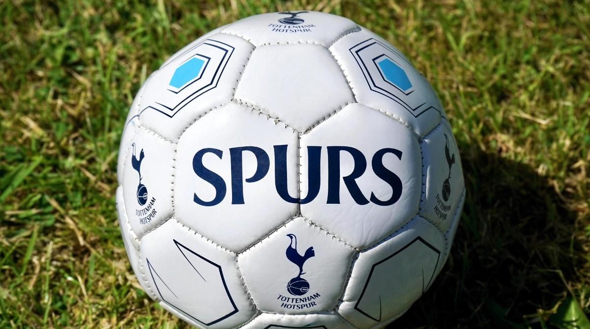 Mampukah Morgan Gibbs-White Menjawab Kebutuhan Taktis Tottenham?