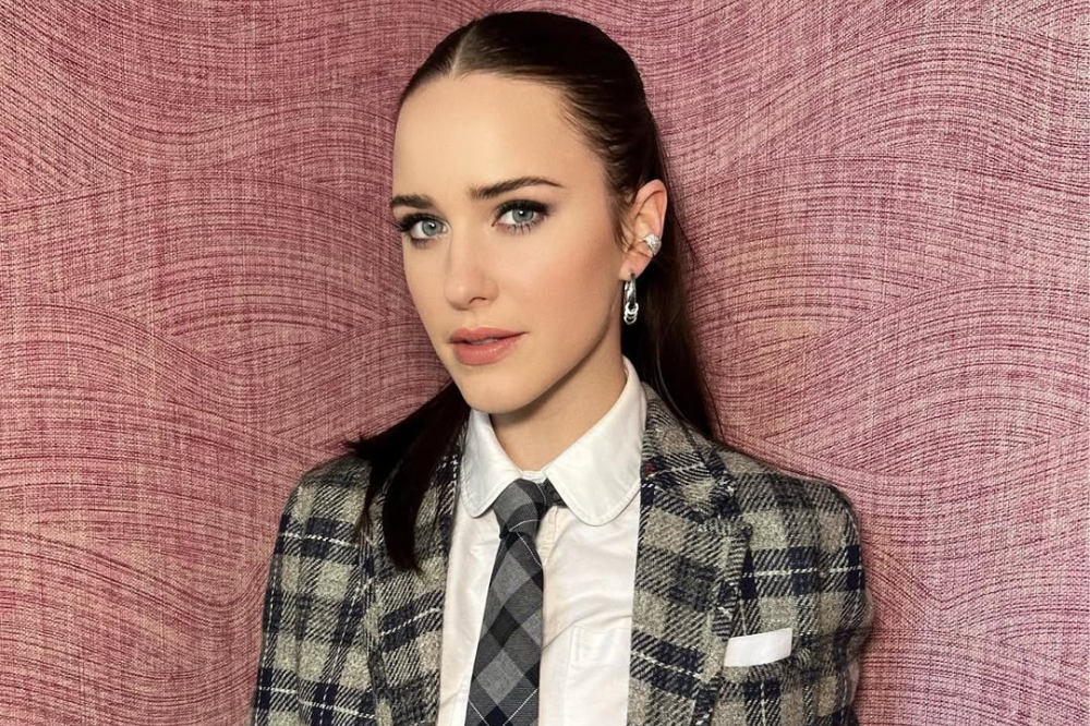 7 Film dan Serial Terbaik Rachel Brosnahan, Dapat Banyak Awards!
