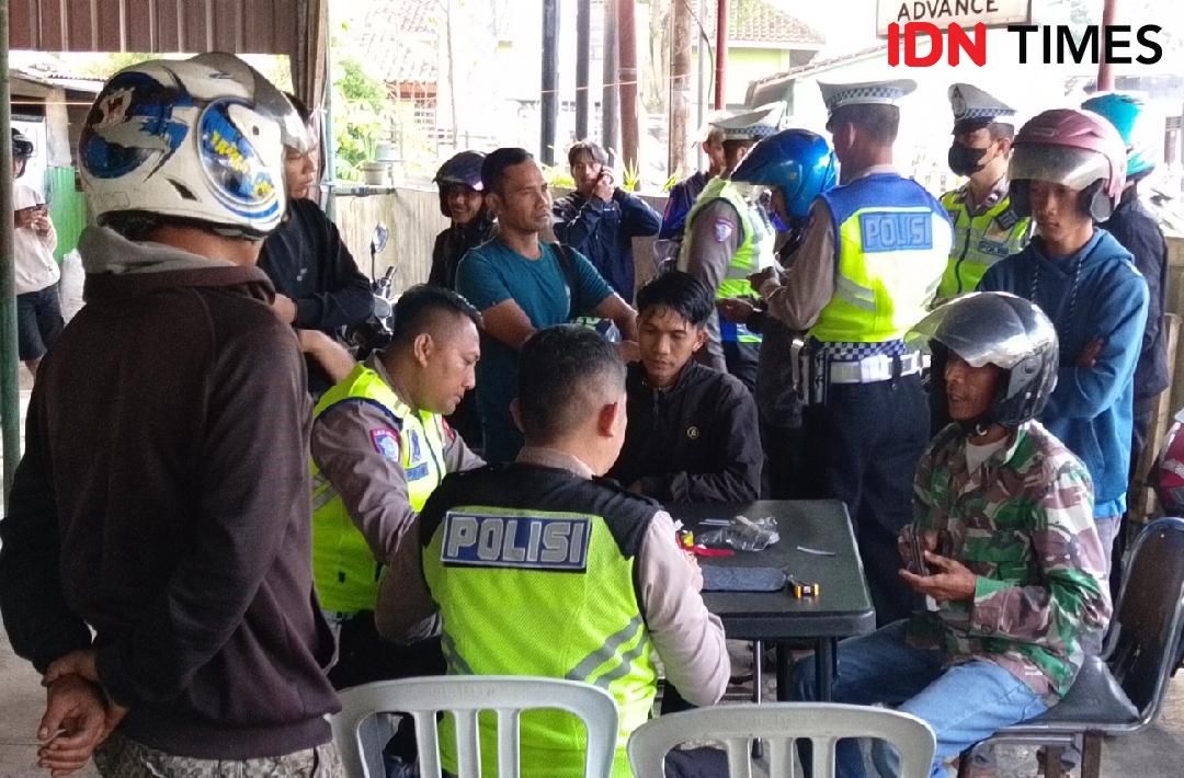 Razia Kendaraan di Purwokerto, Puluhan Pengendara Kena Tilang dan Bayar Pajak
