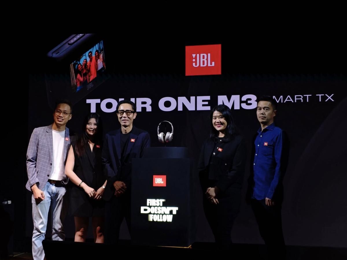 JBL Tour One M3 Smart Tx Hadir, Ini Dia Spesifikasinya!