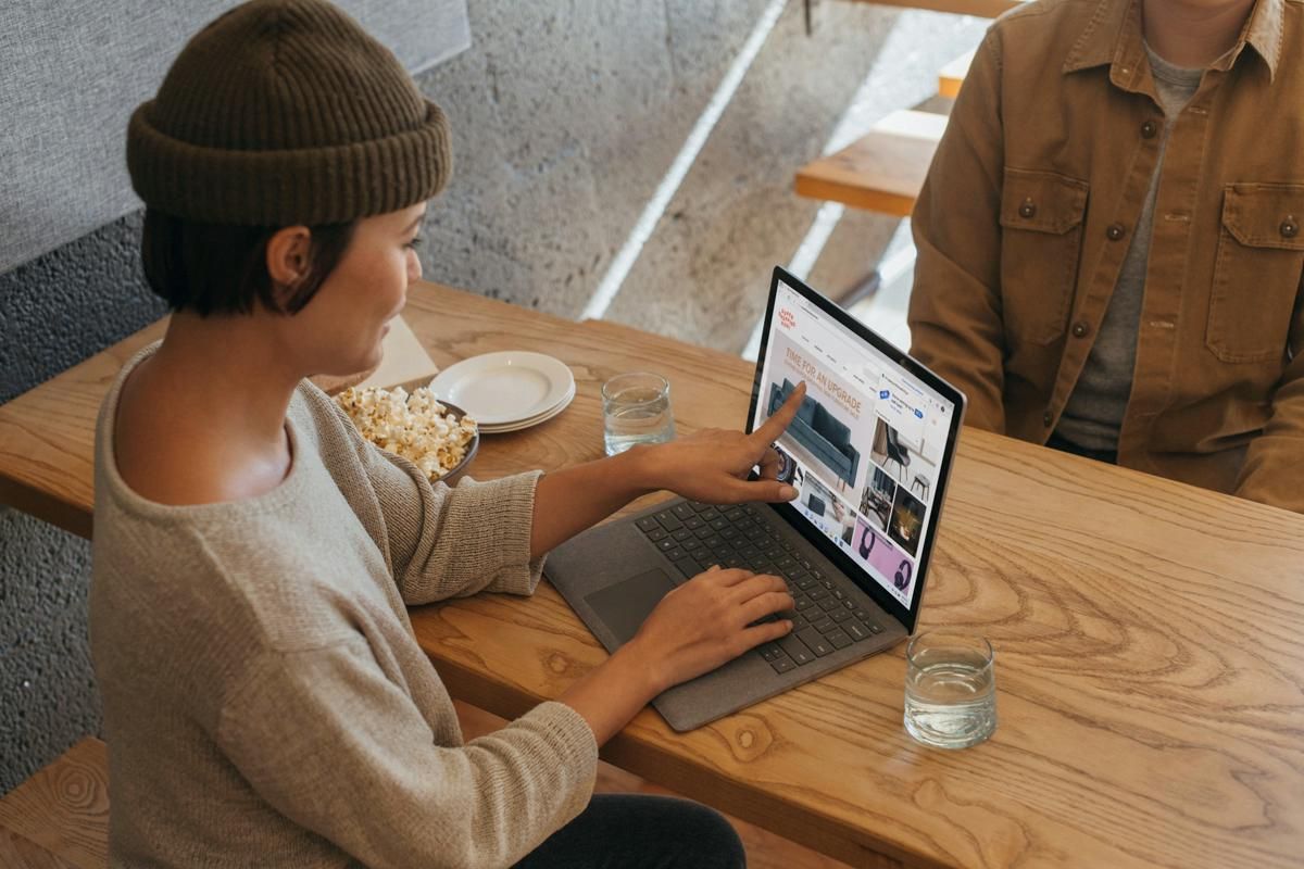 5 Rekomendasi Laptop Lokal Murah Terbaik untuk Mahasiswa Baru 2025